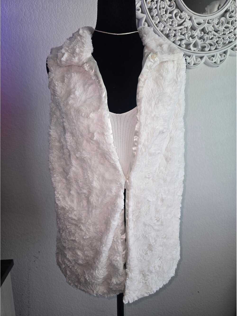 Tommy Hilfiger girl's XL White Faux Fur Vest